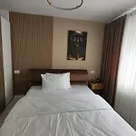 Flh - Coresi - Balcony & Free Parking Near Coresi Mall