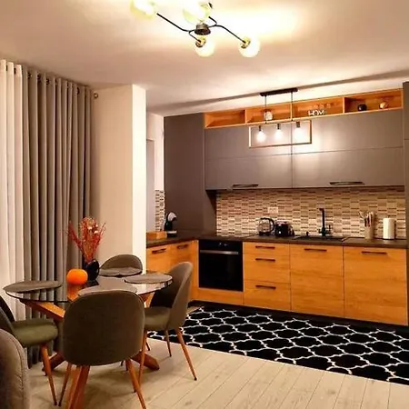 Apartamento Flh - Coresi - Balcony & Free Parking Near Coresi Mall *