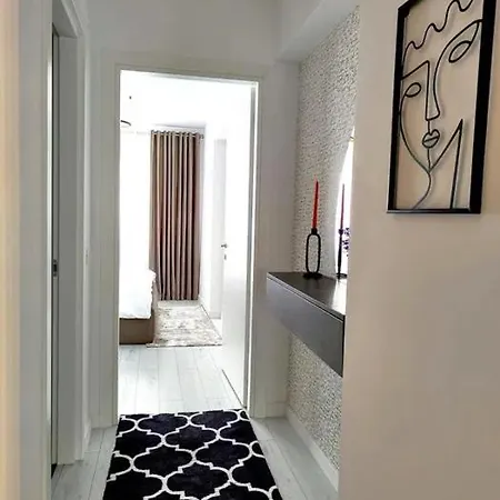 Flh - Coresi - Balcony & Free Parking Near Coresi Mall