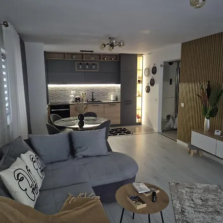 Apartamento Flh - Coresi - Balcony & Free Parking Near Coresi Mall *