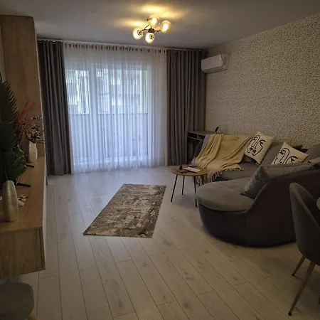 Flh - Coresi - Balcony & Free Parking Near Coresi Mall