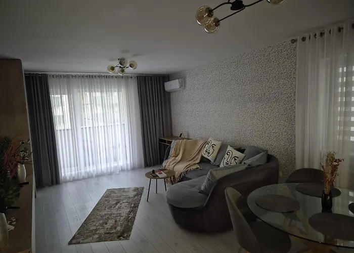 Flh - Coresi Apartman