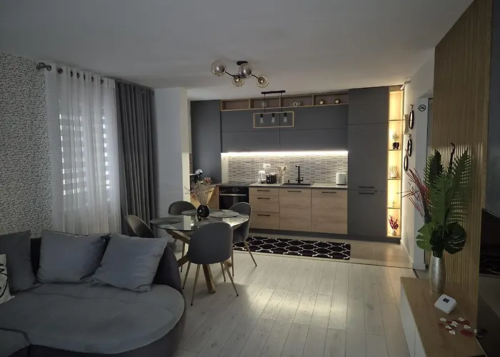 Flh - Coresi - Balcony & Free Parking Near Coresi Mall *